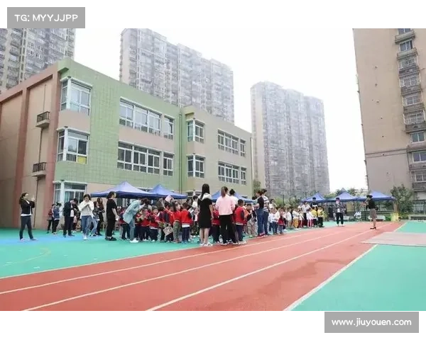 宁强小球员的冠军梦与奖牌陈列室中的留守儿童情感故事